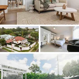  Holiday home Urban Getaway Bardon Luxe 3 Bed 2 Bath And Pool