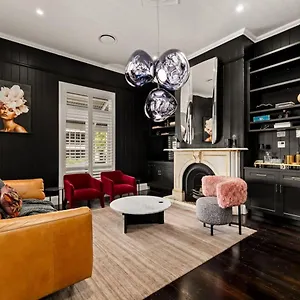  Holiday home Luxury Inner Heritage House